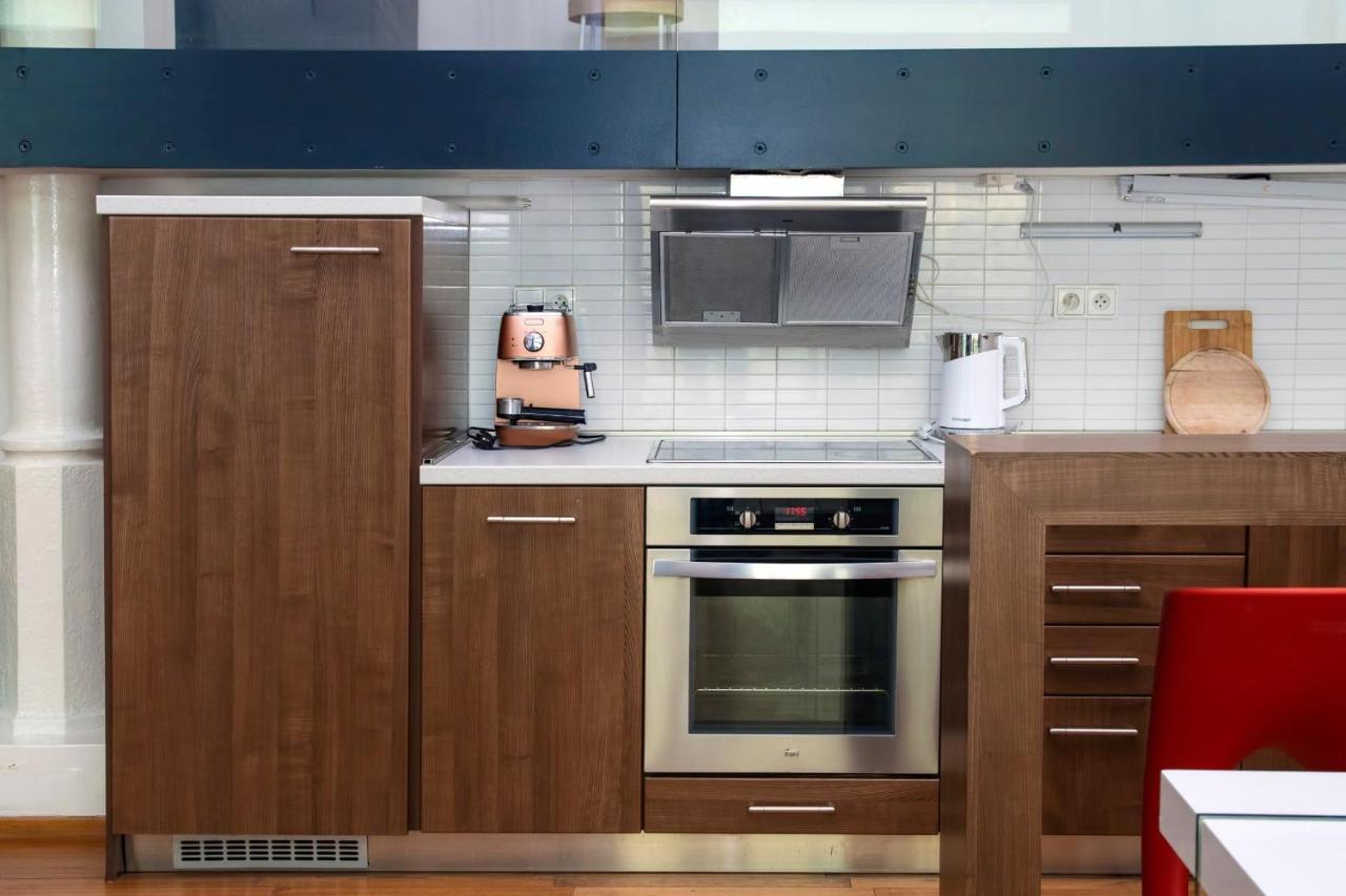 Modern Apartment With Terrace And Air Conditioning プラハ エクステリア 写真